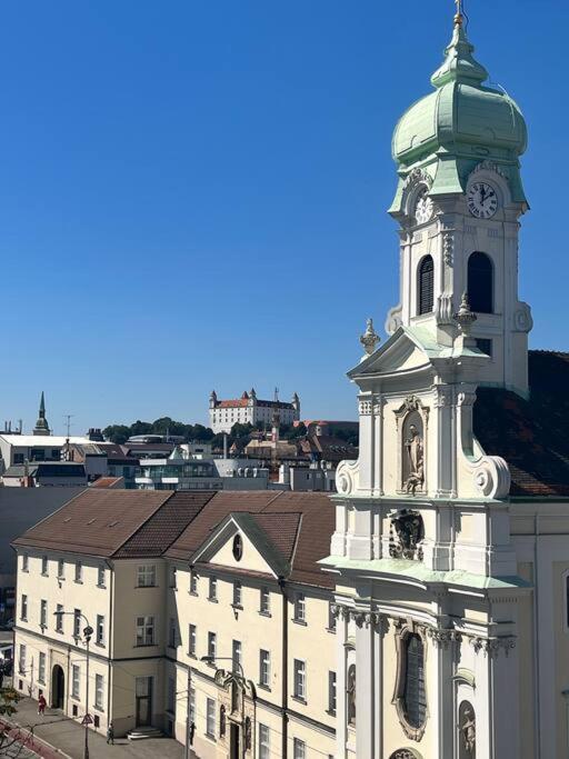 Amazing Castle View Apartment Bratislava Exterior photo
